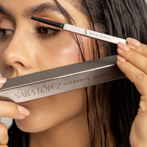 LÁPIZ RETRÁCTIL PARA CEJAS LÍNEA SARA LÓPEZ