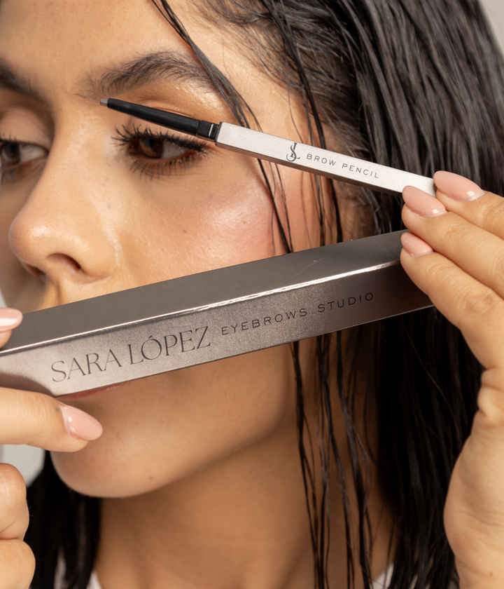 LÁPIZ RETRÁCTIL PARA CEJAS LÍNEA SARA LÓPEZ