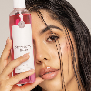 AGUA DE FRESAS LÍNEA SARA LÓPEZ