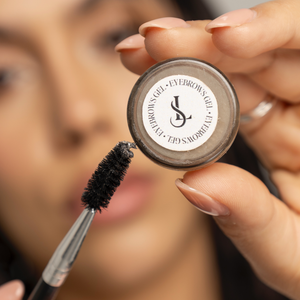 GEL FIJADOR DE CEJAS - 9 GRMS. LÍNEA SARA LÓPEZ